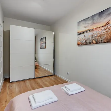 Apartament Centrum - 4-osobowy Z Balkonem *